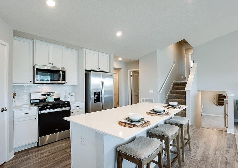 1st image of 17476 Dulles Ln