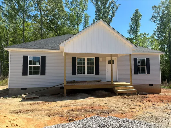 801 Mullinax Cir, Blacksburg, SC 29702