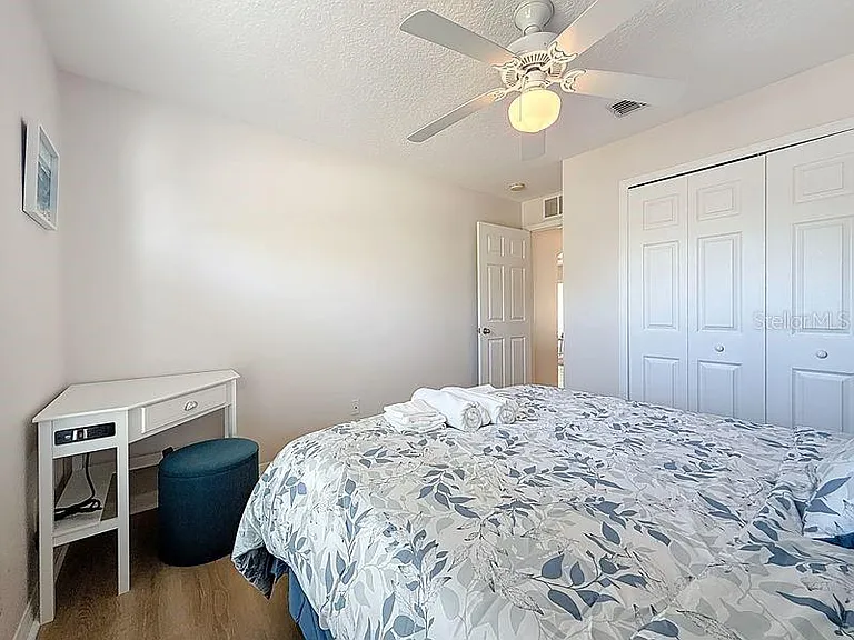 2402 Dryer Ave — Photo 33