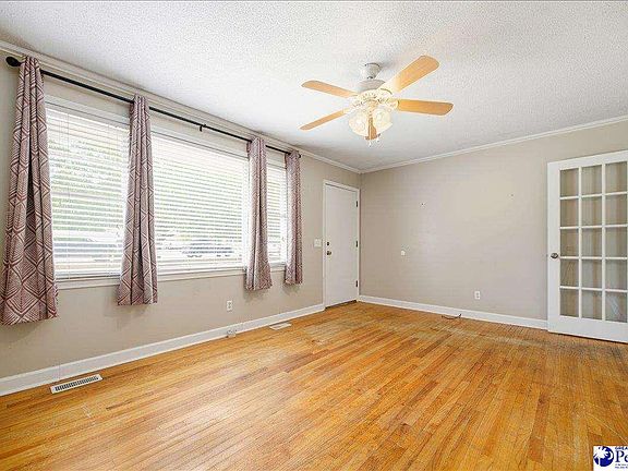 4th image of 1007 Greenleaf Rd