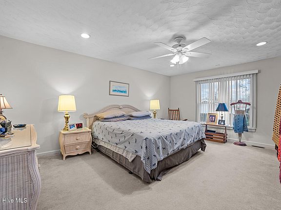 38th image of 108 Arbor Drive