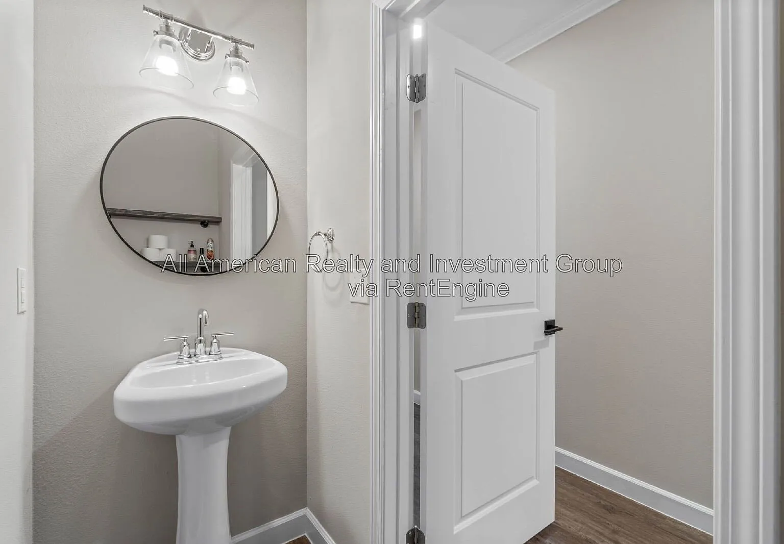 3 bed, 2.5 bath, 1428 sqft, $2,100 — Photo 4