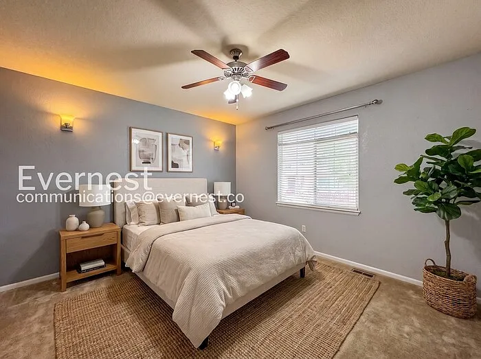 3 bed, 3.0 bath, 2718 sqft, $2,850 — Photo 4