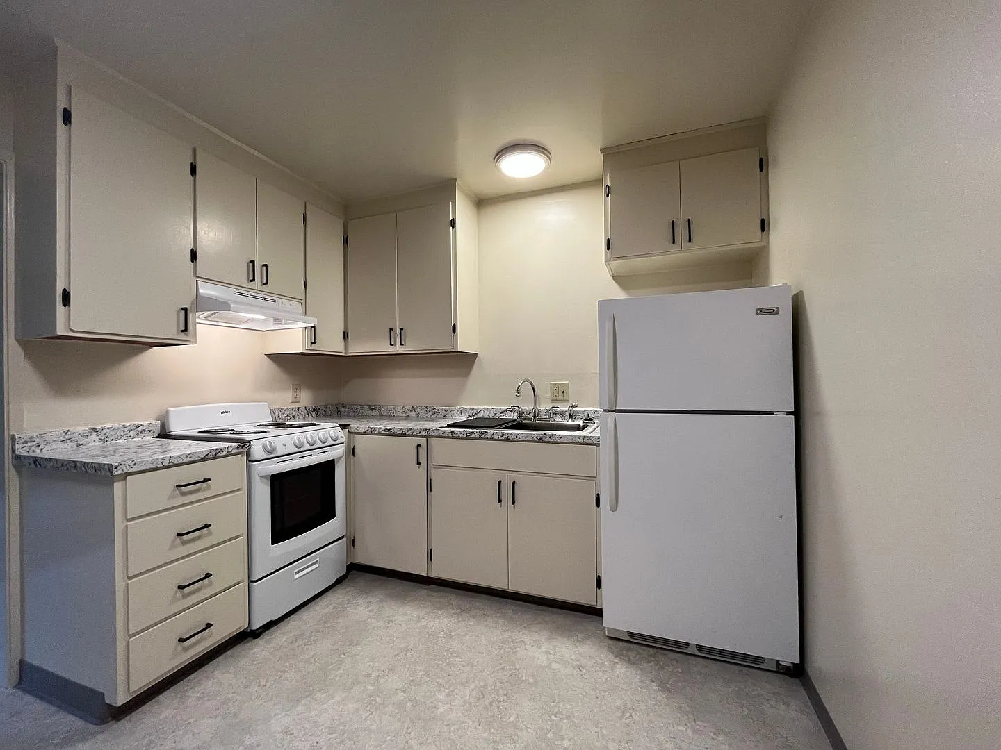 964 9th ST — Photo 3