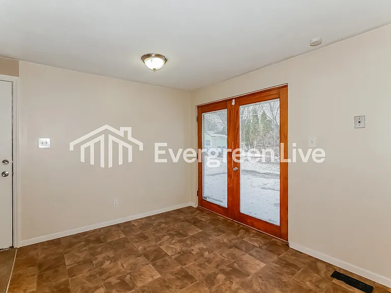 10402 Chris Dr — Photo 7