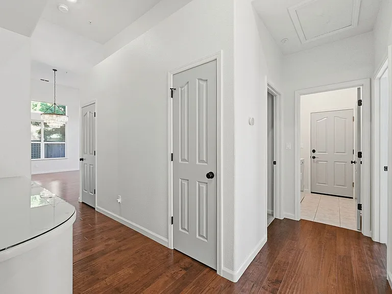 1439 Gordon Dr — Photo 34