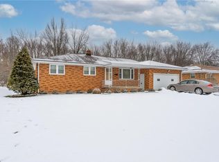 860 Almasy Dr, Campbell, OH