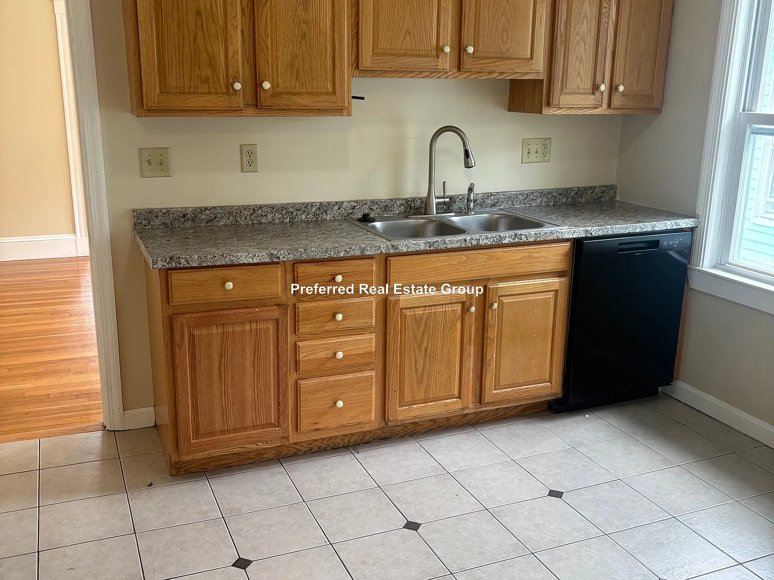4 bed, 2.0 bath, $3,800 — Photo 3