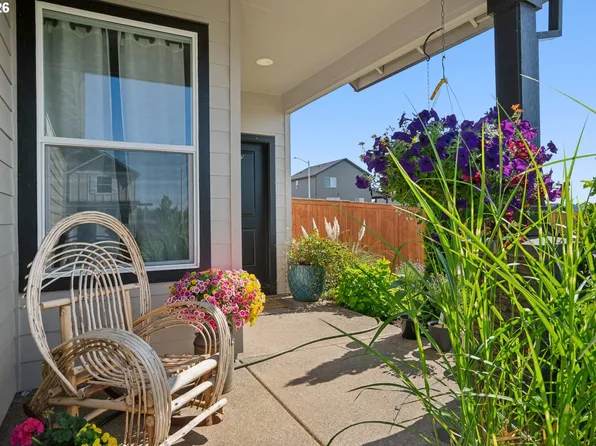 812 NE Trillium Dr, Estacada, OR 97023