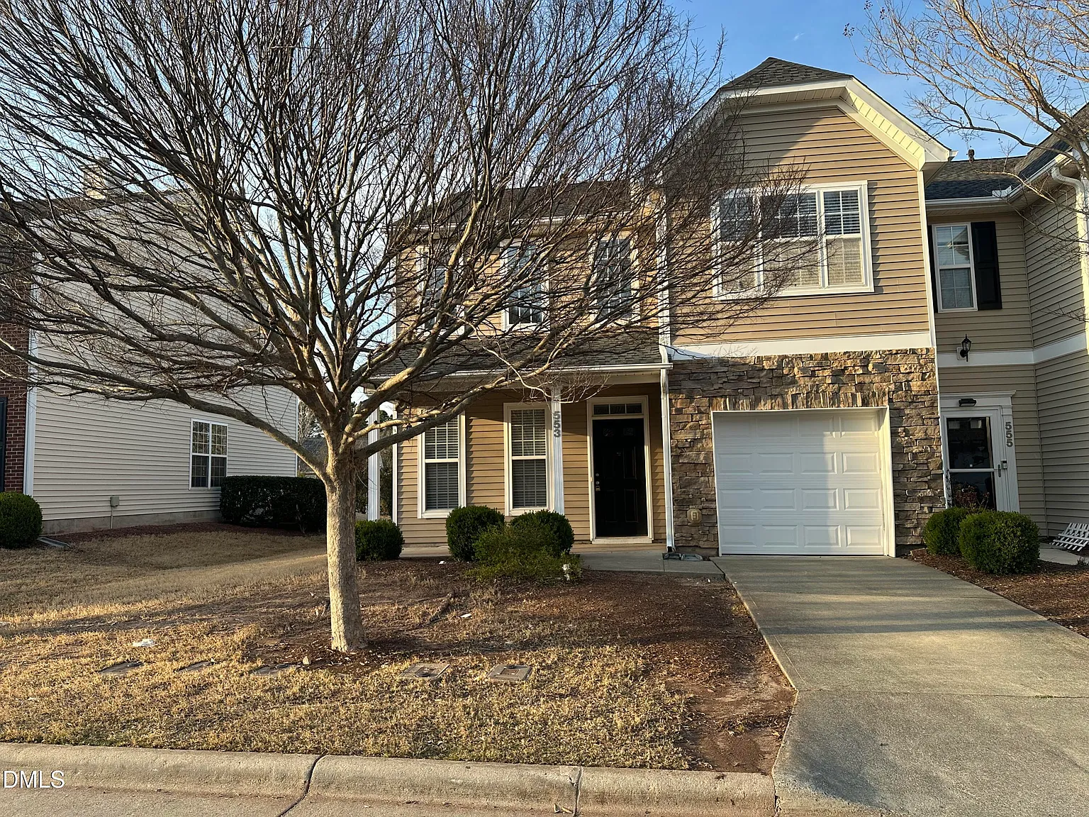 4 bed, 3.0 bath, 2100 sqft, $2,195 — Photo 2