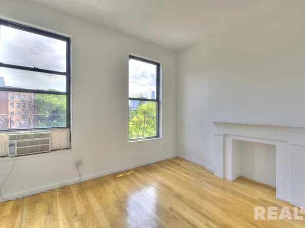 7 Carmine St APT 7, New York, NY 10014