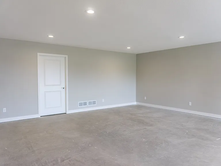 717 Winterberry Ln — Photo 45