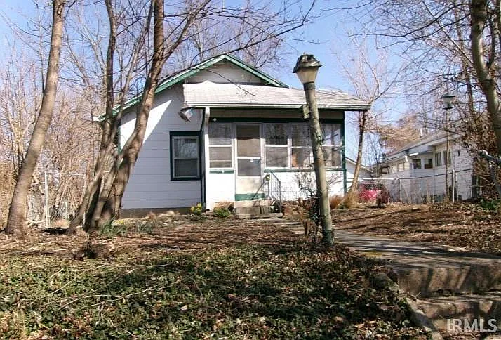 512 W Dixie St photo 1