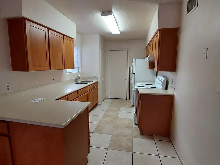 1361 Plaza Merito #A — Photo 4