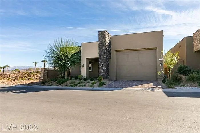 37 Charlotte Ridge Pl — Photo 2