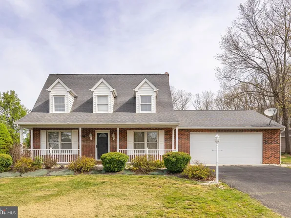 476 Leon Dr, Fort Ashby, WV 26719