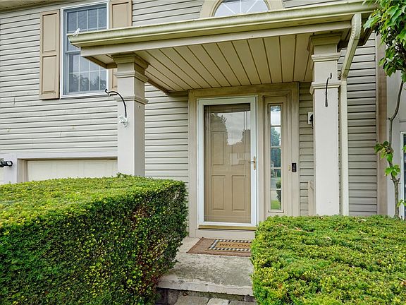 3rd image of 1684 Waterford Rd