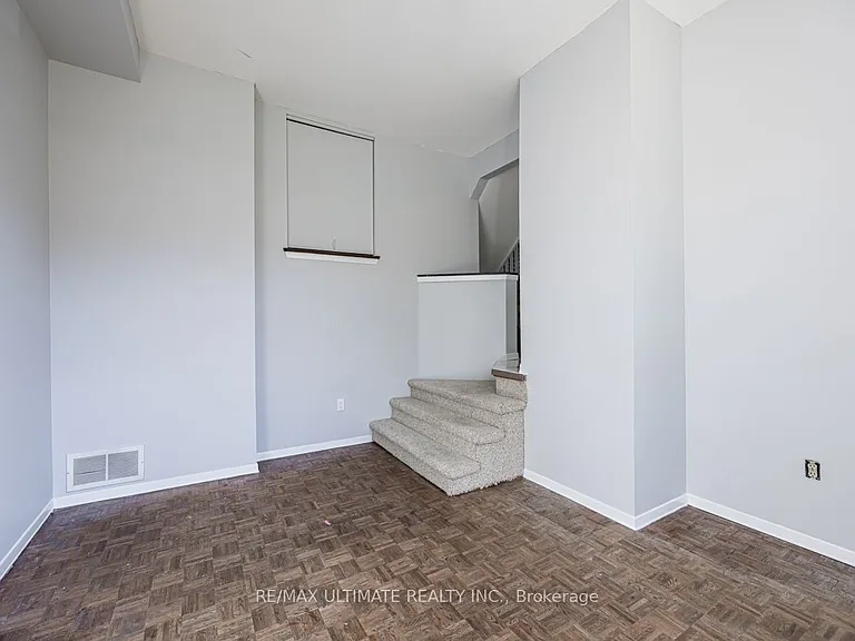 525 Balliol St #17 — Photo 4