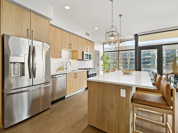 1212 Demonbreun St #1802, Nashville, TN 37203