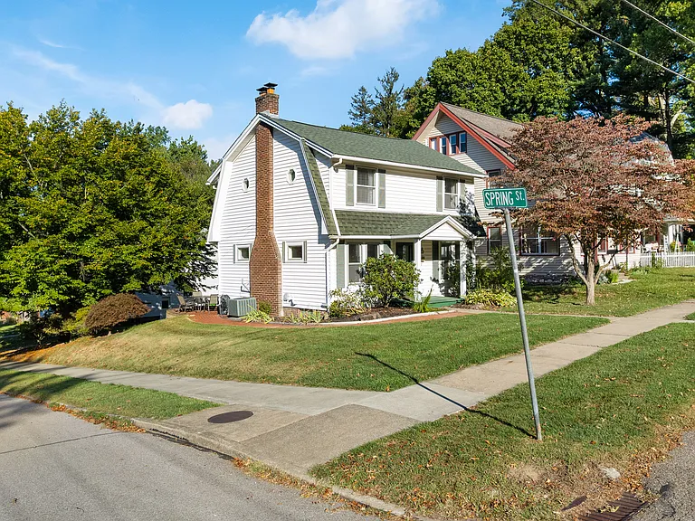 702 College Ave — Photo 24