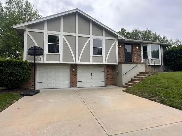 504 NE Stonewall Dr, Blue Springs, MO 64014