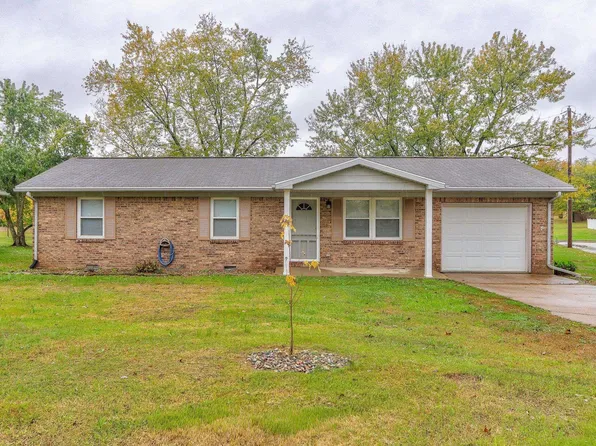 1301 Edgewood Dr, Boonville, IN 47601
