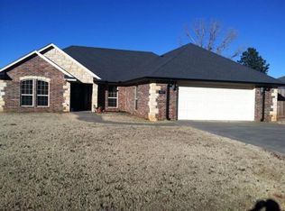 1417 Rolling Hills St, Weatherford, OK 73096