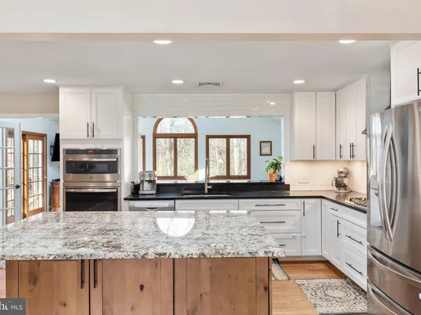 2300 Trott Ave, Vienna, VA 22181