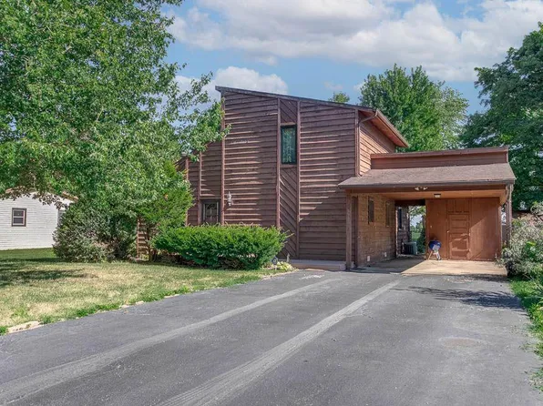 118 Echo Ln, Bethalto, IL 62010