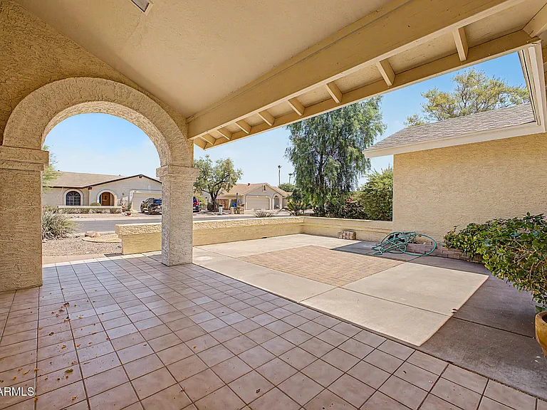 5731 E Marilyn Rd — Photo 2