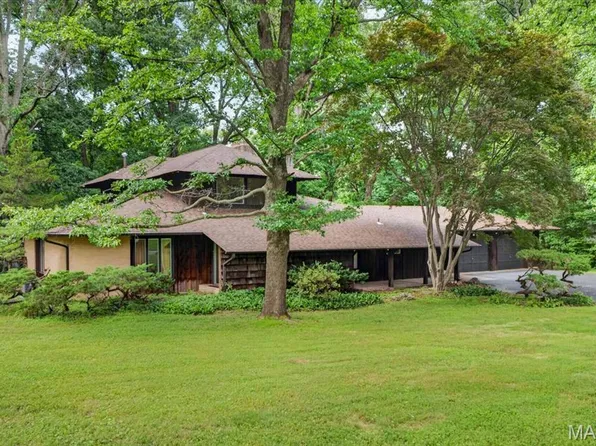 105 Shady Valley Dr, Chesterfield, MO 63017