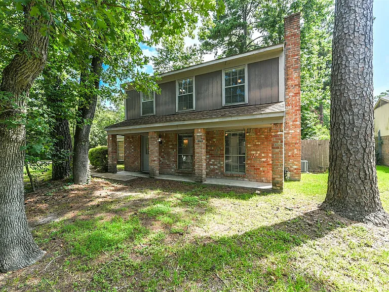 2203 Riverford Dr — Photo 1