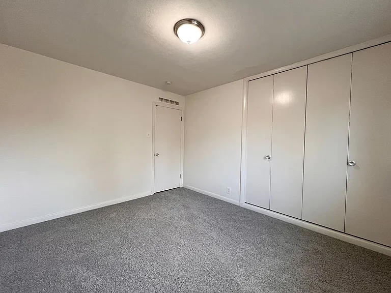 The Envoy Apartments — Photo 8