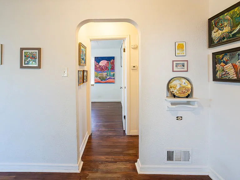 2233 Poplar St — Photo 6