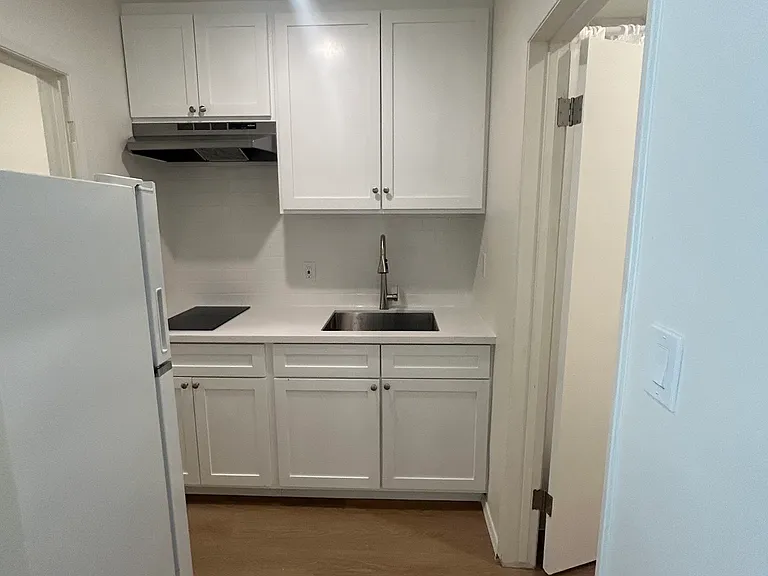 14924 Roscoe Blvd #1A — Photo 3