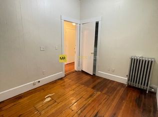 41 Bay State Rd APT 4R, Boston, MA 02215