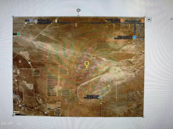 2 Rosewood Blvd, California City, CA 93505