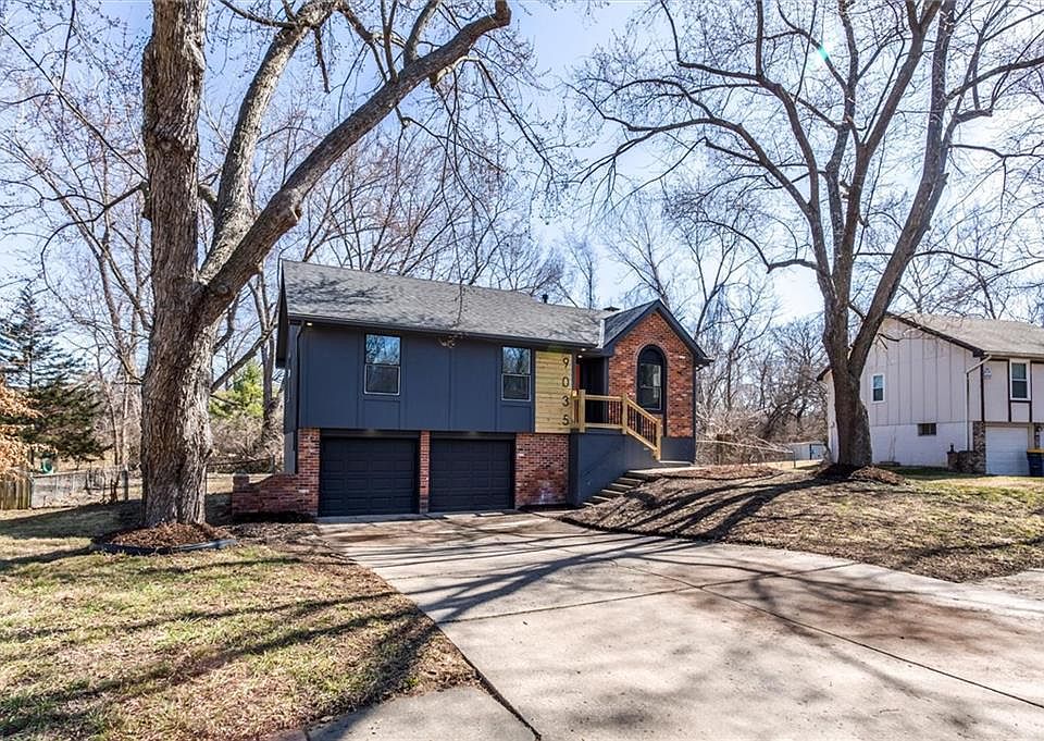 1st image of 9035 Manning Ave