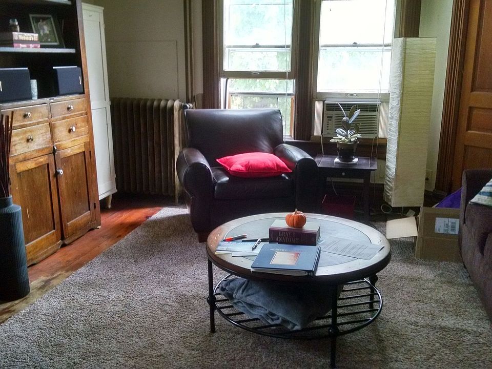 1st image of 802 W Illinois St APT 4