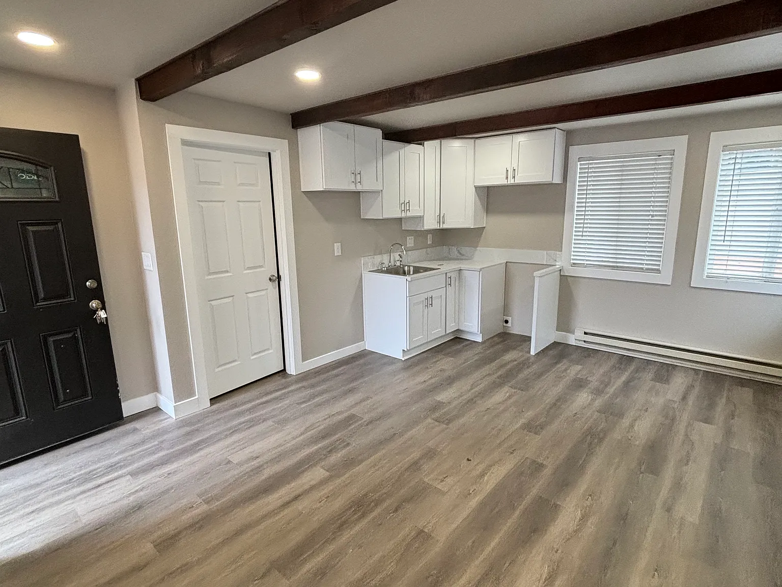 Studio, 500 sqft, $1,250 — Photo 2