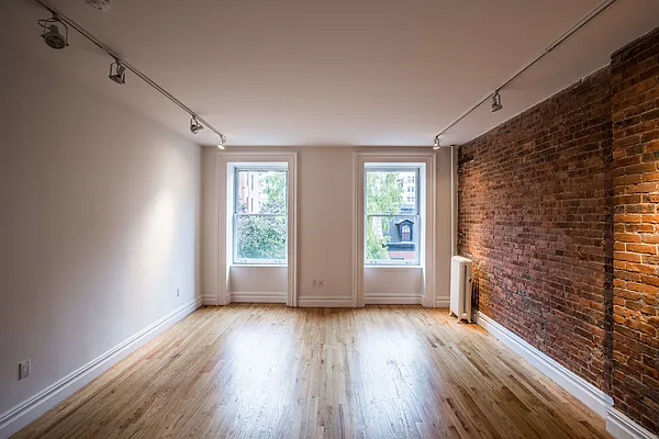 Rented by Nooklyn NYC LLC | media 48