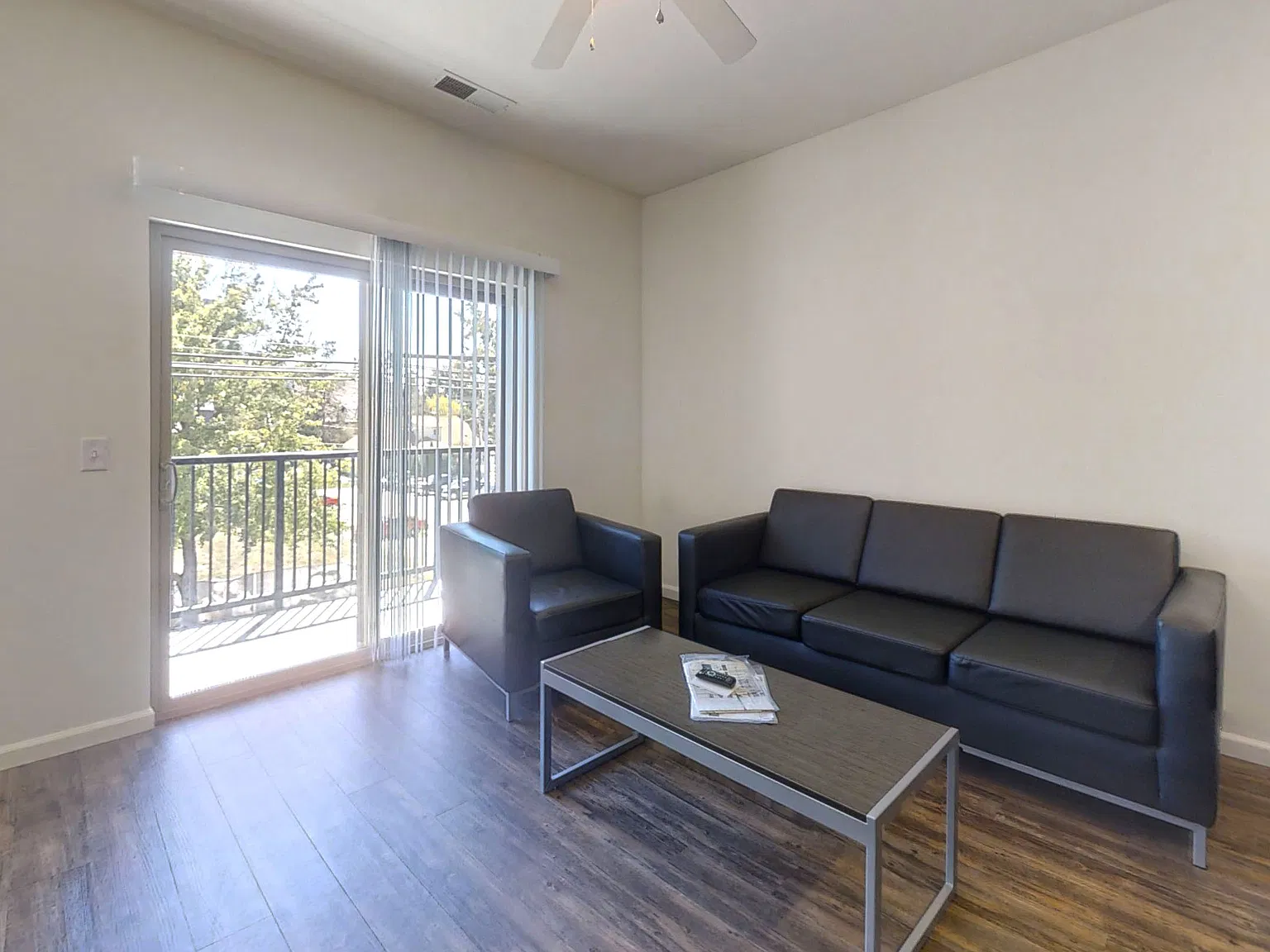 106 E Armory St - 402 — Photo 3