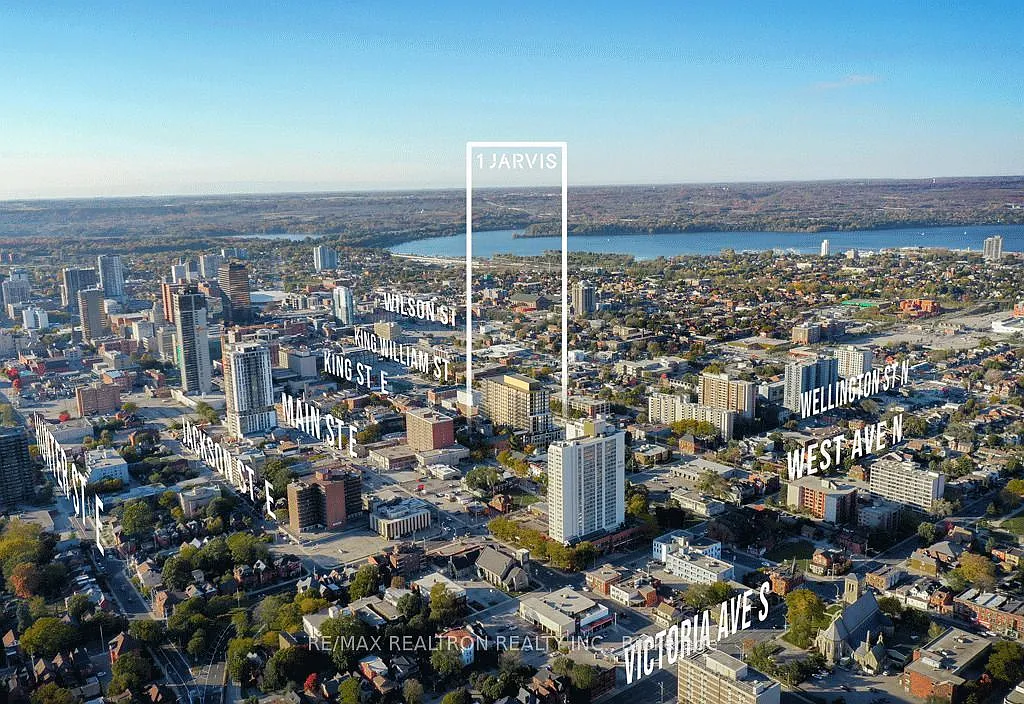 2 bed, $1,699 — Photo 1
