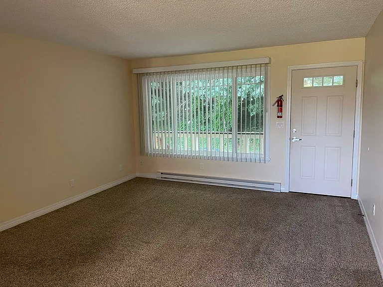 634 Alameda Ave — Photo 2