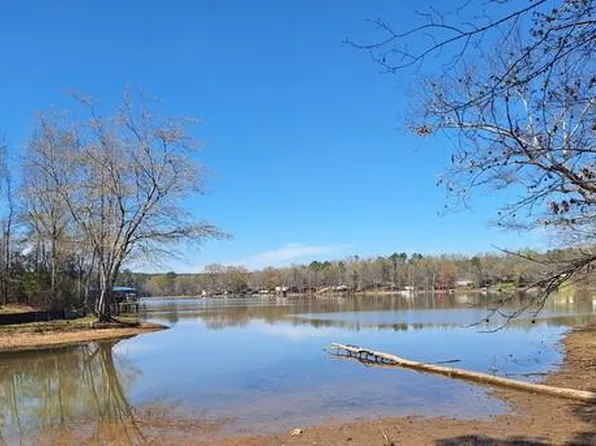 974 Eagles Harbor Dr, Hodges, SC 29653