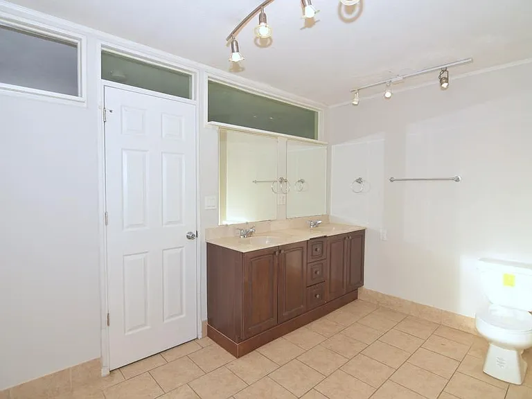 116 Center Rd — Photo 8