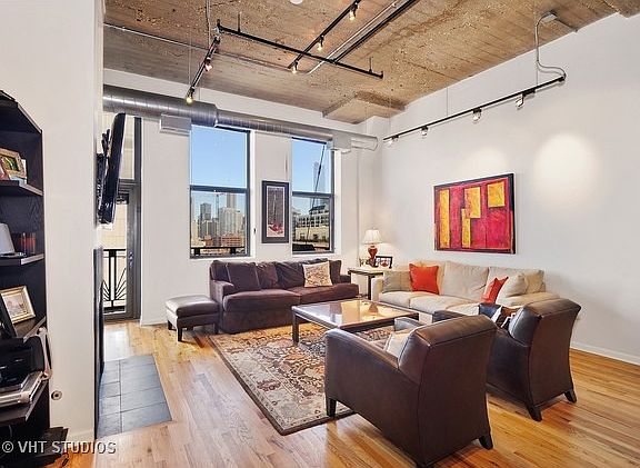 2nd image of 758 N Larrabee St APT 721