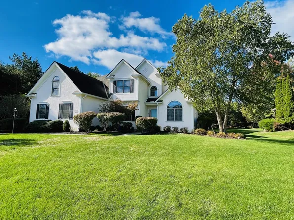 5386 Medallion Dr W, Westerville, OH 43082