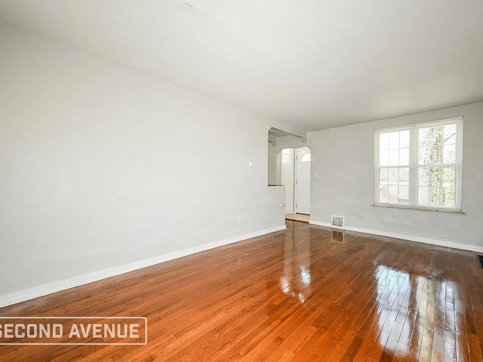 3 bed, 1.5 bath, 1268 sqft, $1,619 — Photo 4