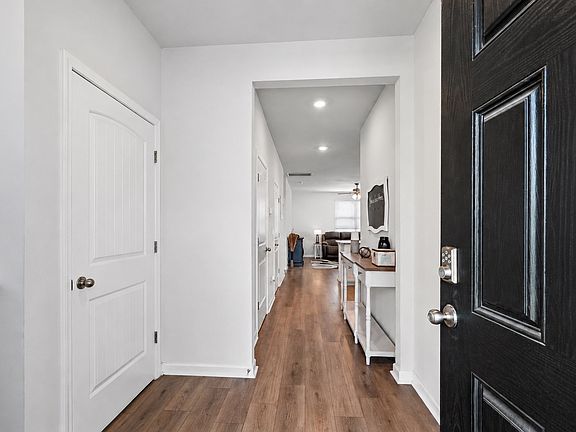 2nd image of 114 Stammer Farms Blvd